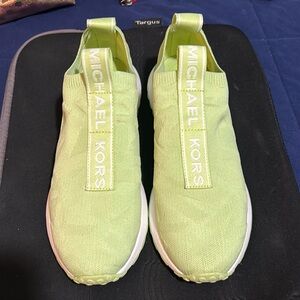 Michael Kors Bodie slip on aloe color size 6
